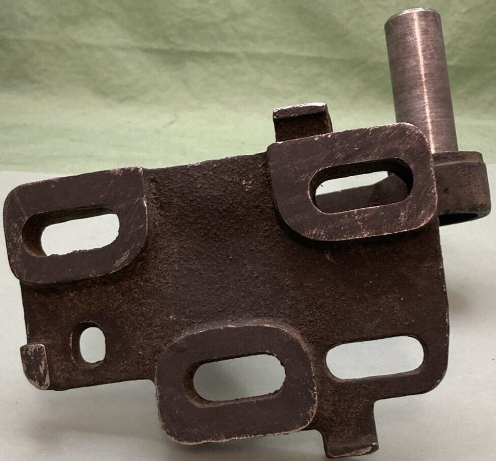 NEW GENUINE VOLVO M96069 Hood Pivot Bracket RIGHT