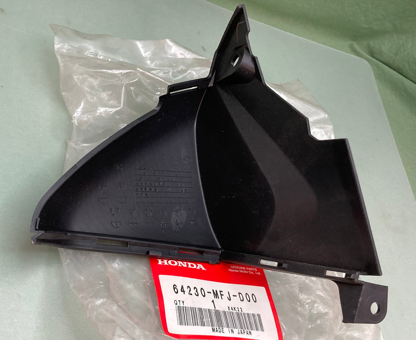 New Genuine Honda 64230-MFJ-D00 Cover, R., Headlight