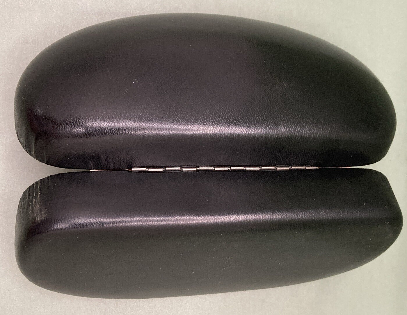 NEW UNBRANDED SUNGLASSES/EYEGLASSES HARD CASE CLAMSHELL, BLACK