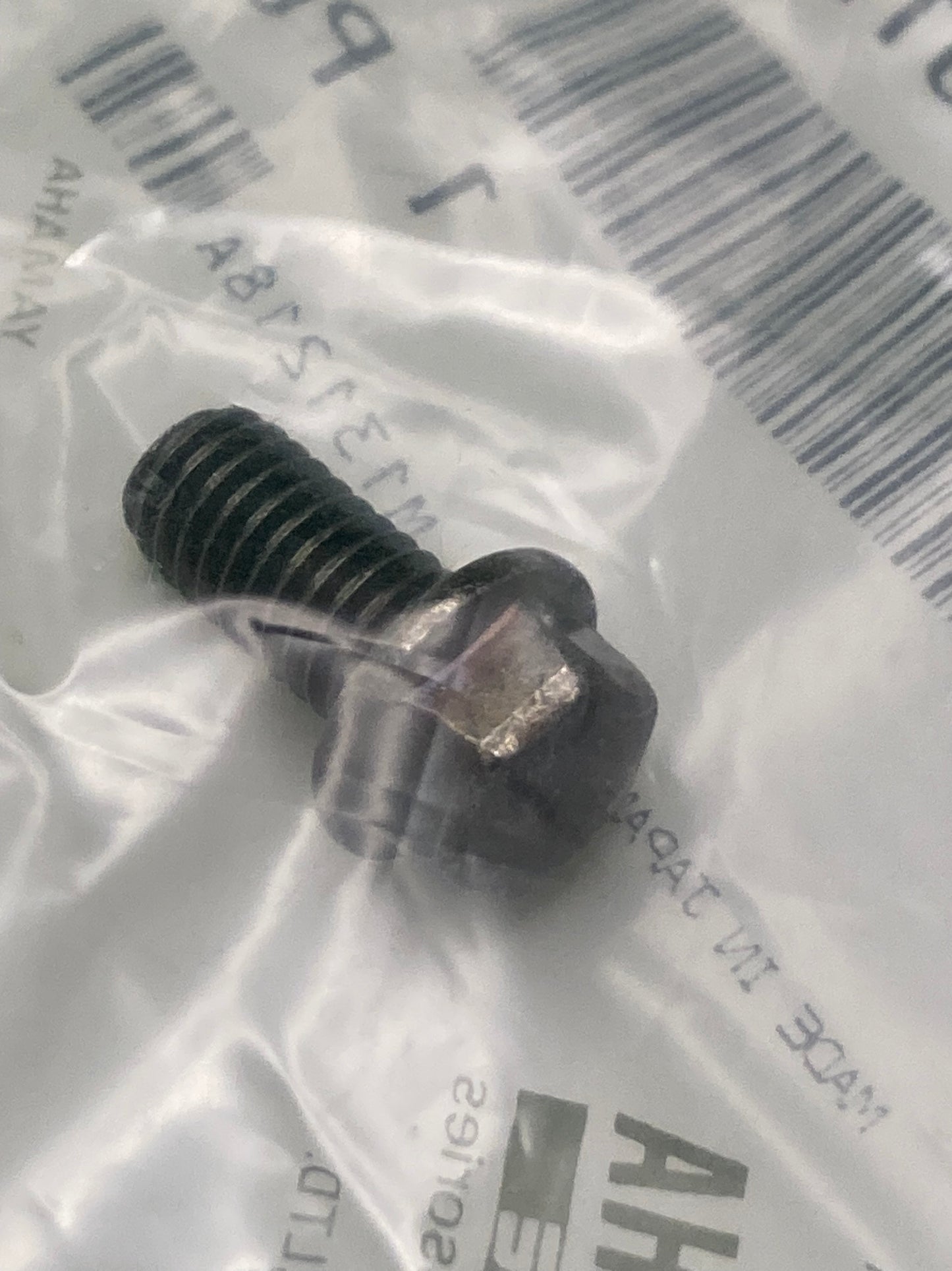 Qty 2 New Genuine Yamaha 95027-06012 Bolt, Flange(4My)