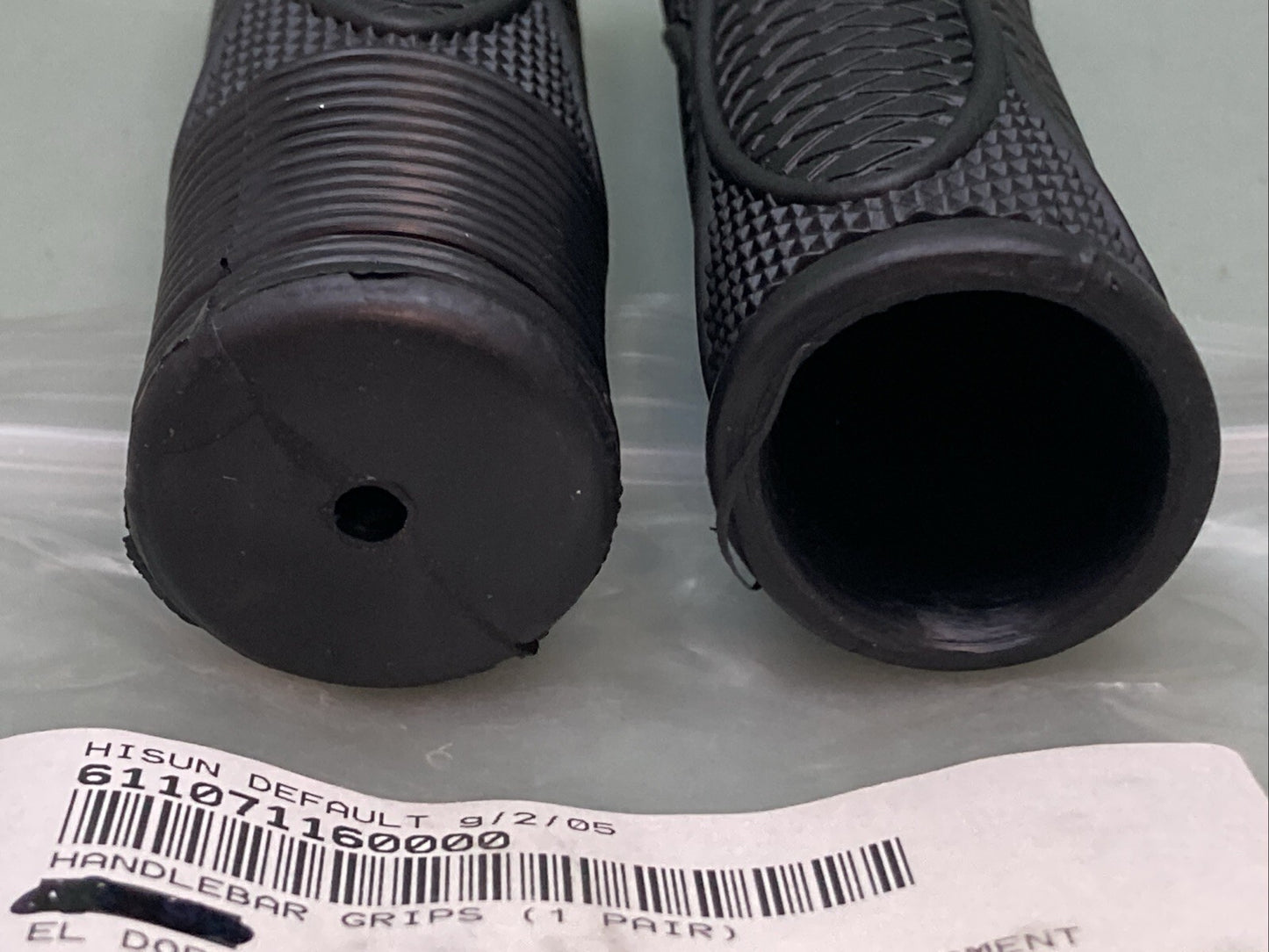 NEW REPLACES HISUN 61107-116-0000 HANDLEBAR GRIP SET