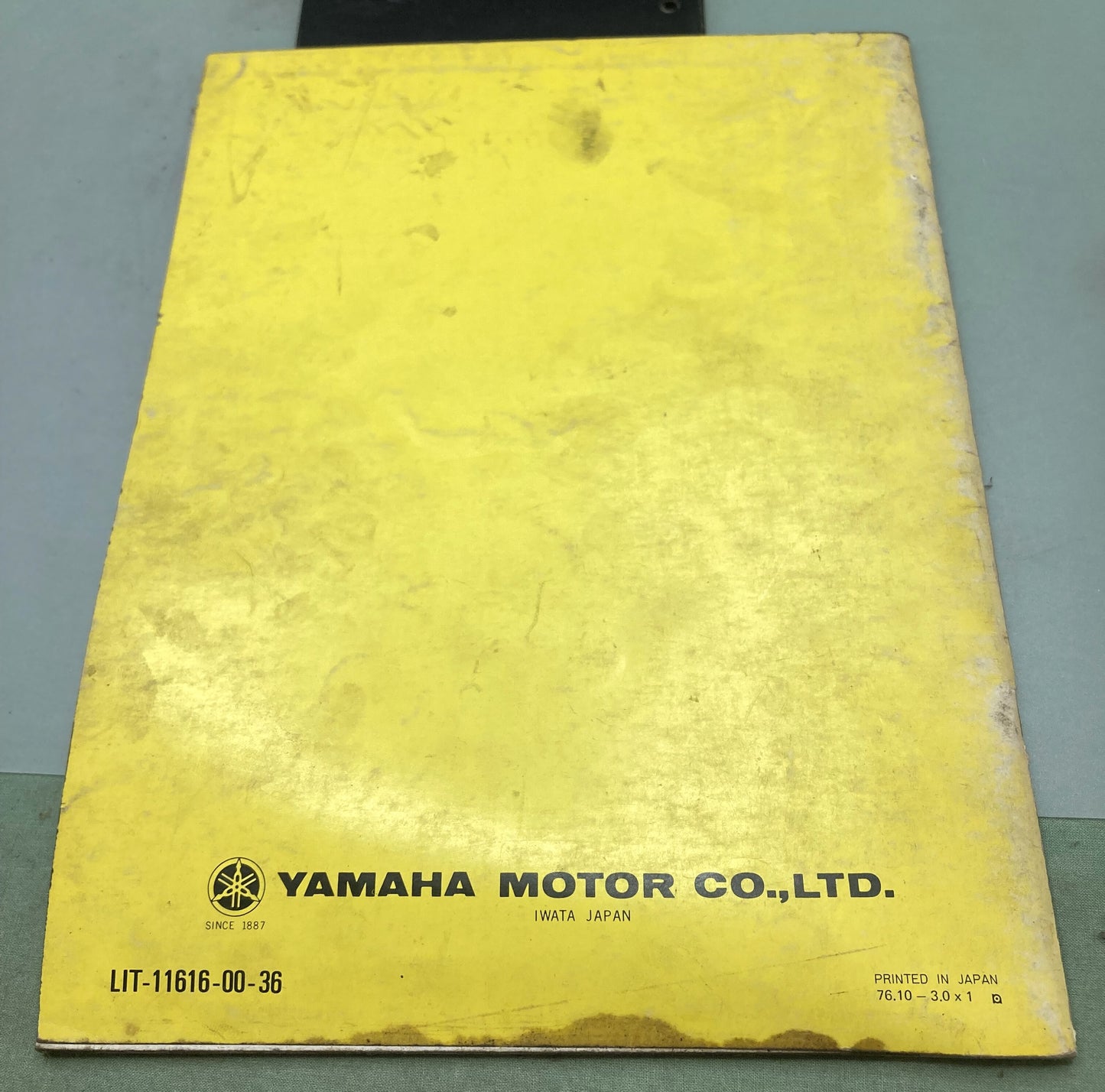 Genuine Yamaha 1T9-28197-10 DT100D Service Manual 1976