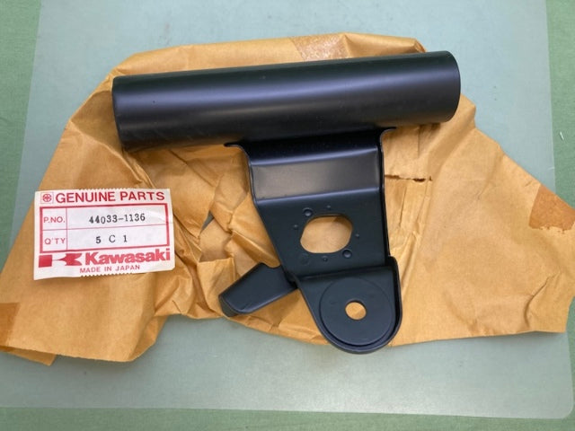 Kawasaki 44033-1136 Rh Fork Cover New Genuine