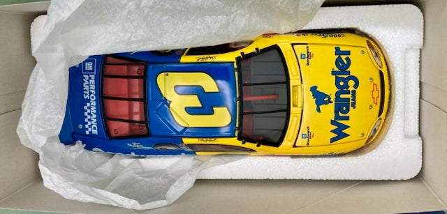 Action 1:24 Dale Earnhardt #3 GM Goodwrench Service Plus Wrangler Jeans New