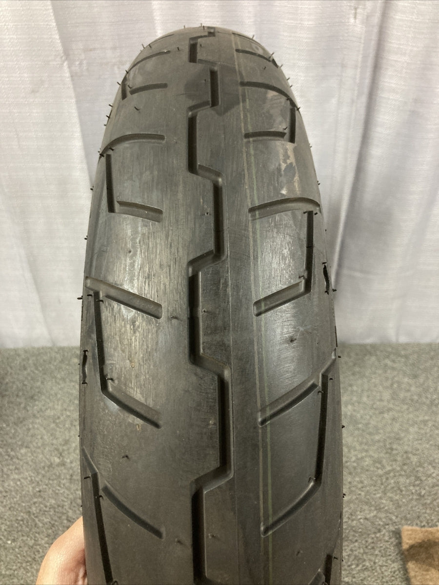 NEW MICHELIN SCORCHER "31" 130/70 B 18 63H FRONT MOTORCYCLE TIRE CAI559098
