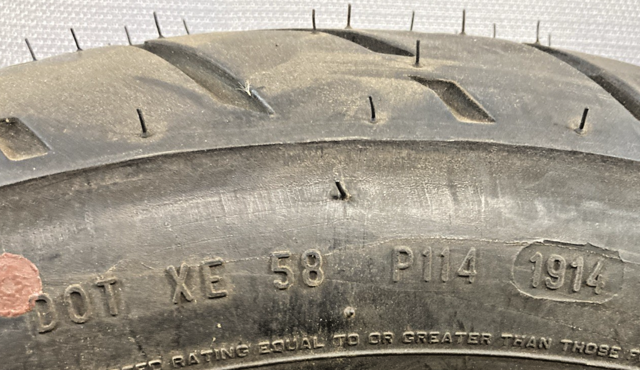 NEW GENUINE PIRELLI NIGHT DRAGON 130/80B17 65H TL FRONT MOTORCYCLE TIRE