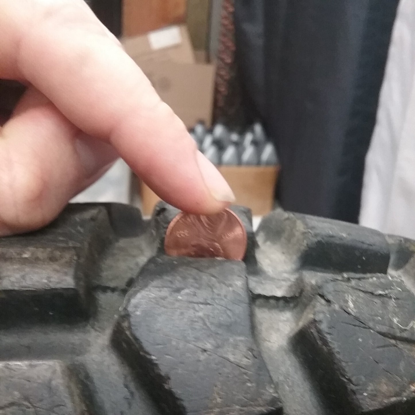 DUNLOP D605 45154646 4.60-18 Rear Tubeless Motorcycle Tire