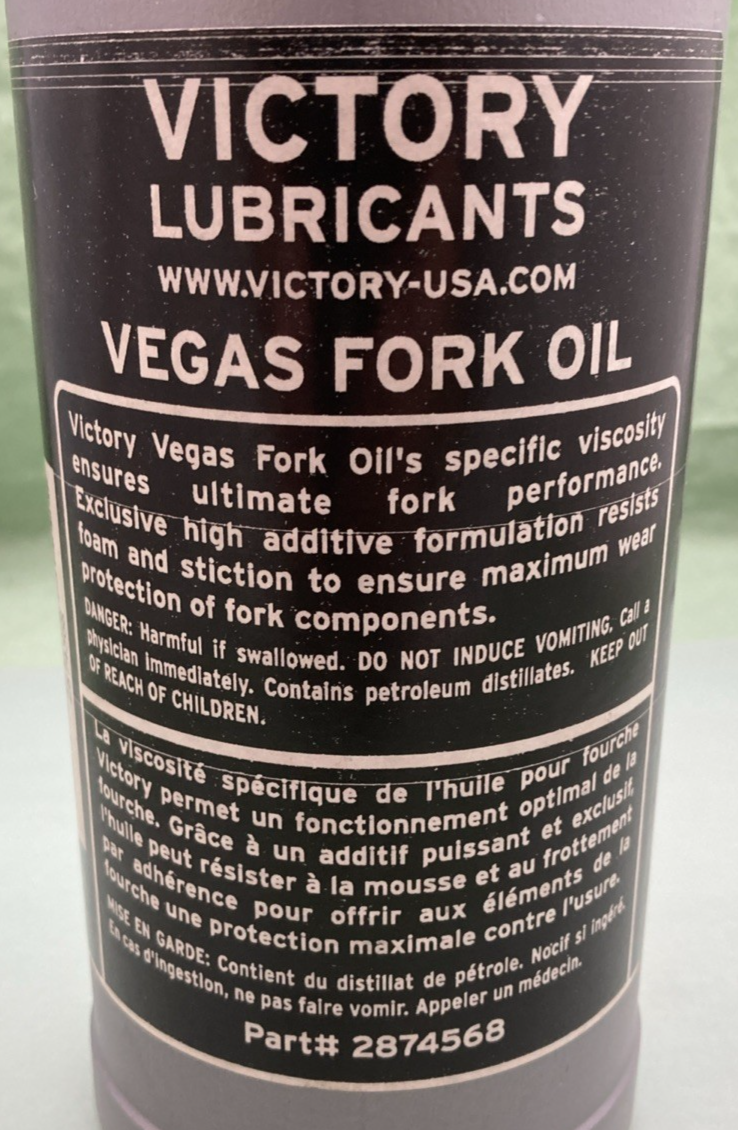 NEW GENUINE VICTORY MOTORCYCLE 2874568 VEGAS FORK OIL, HUILE POUR FOURCHE 1QT