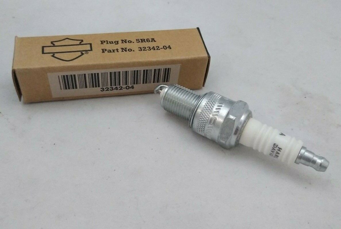 NEW HARLEY-DAVIDSON ORIGINAL EQUIPMENT SPARK PLUG / 32342-04 / 5R6A