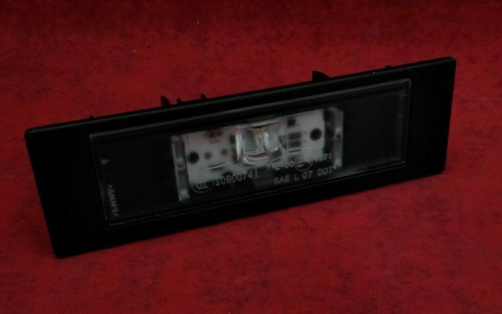 NEW BMW LED License Plate Light Assembly / 63267193294
