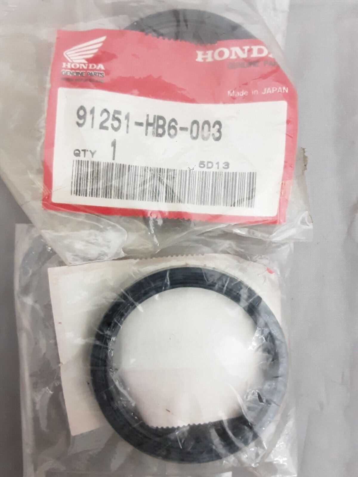 NEW GENUINE HONDA 91251-HB6-003 DUST SEAL ATC125 FOURTRAX TRX125 1986-88