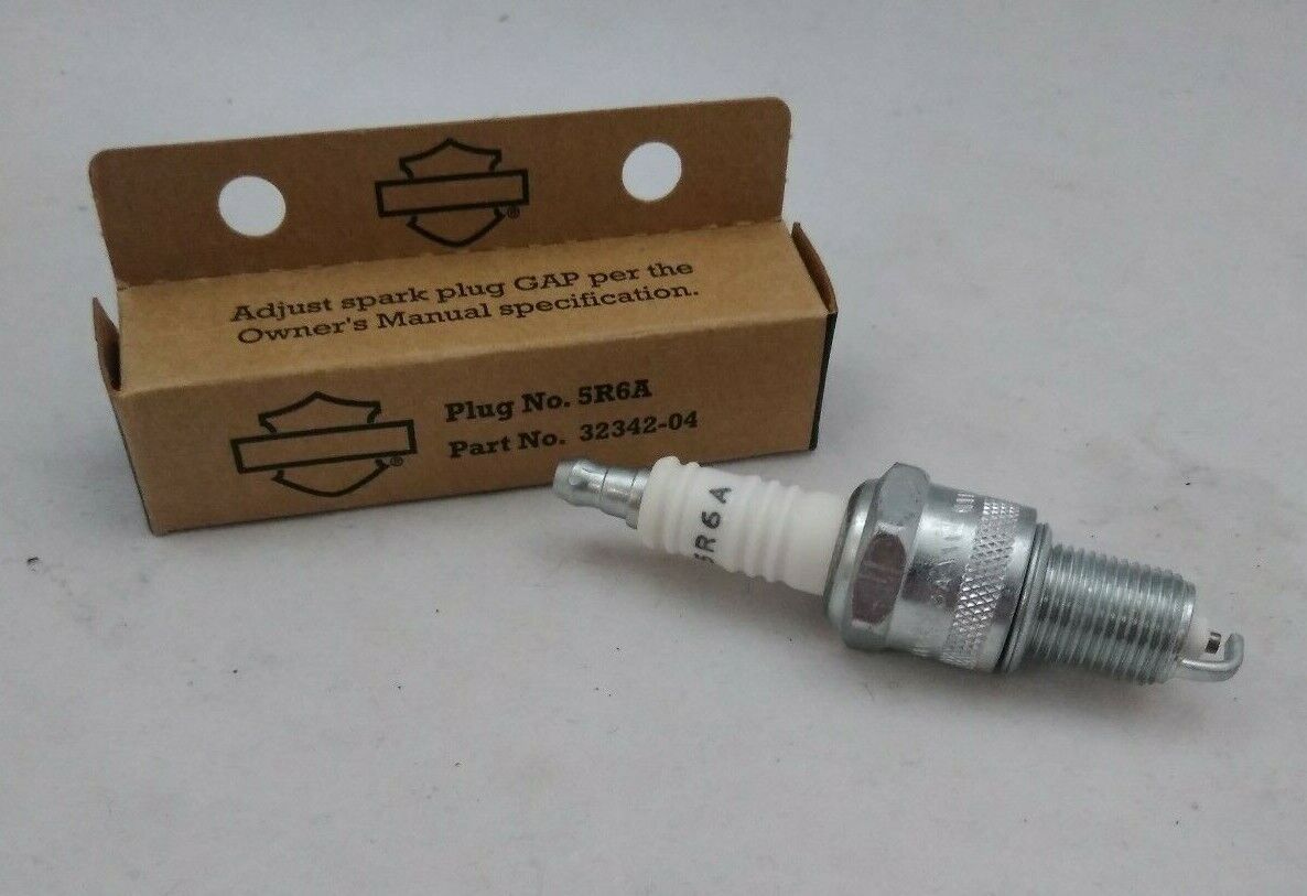 NEW HARLEY-DAVIDSON ORIGINAL EQUIPMENT SPARK PLUG / 32342-04 / 5R6A
