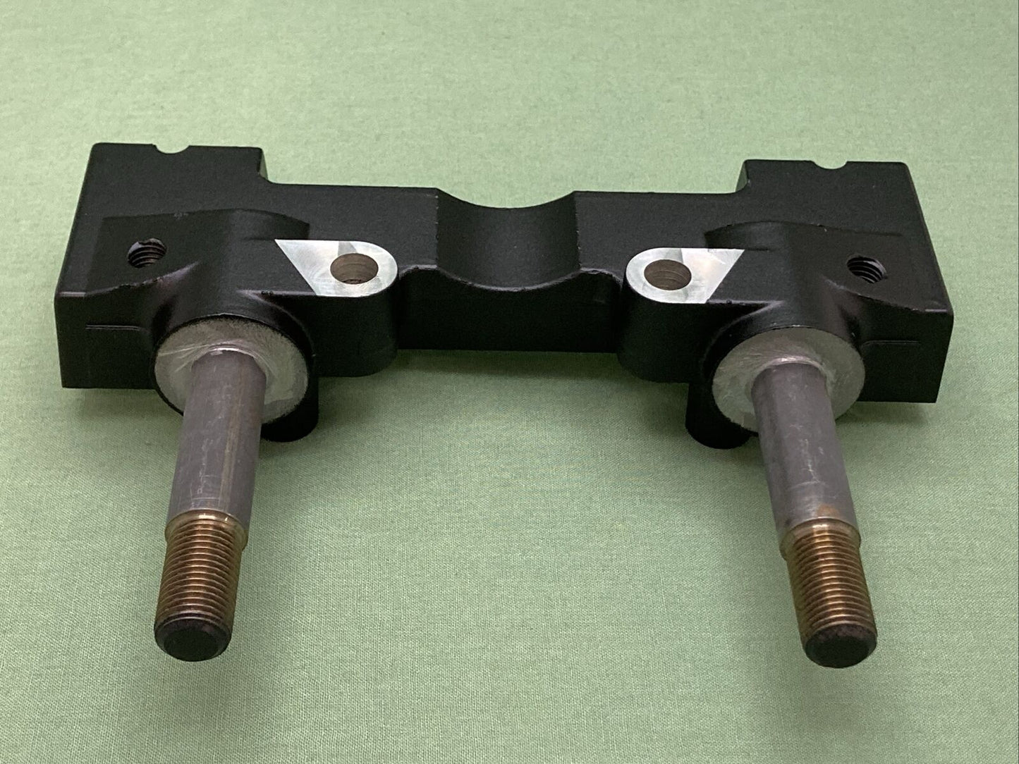 NEW GENIUNE YAMAHA 3D8-23442-00 Holder, Handle Lower