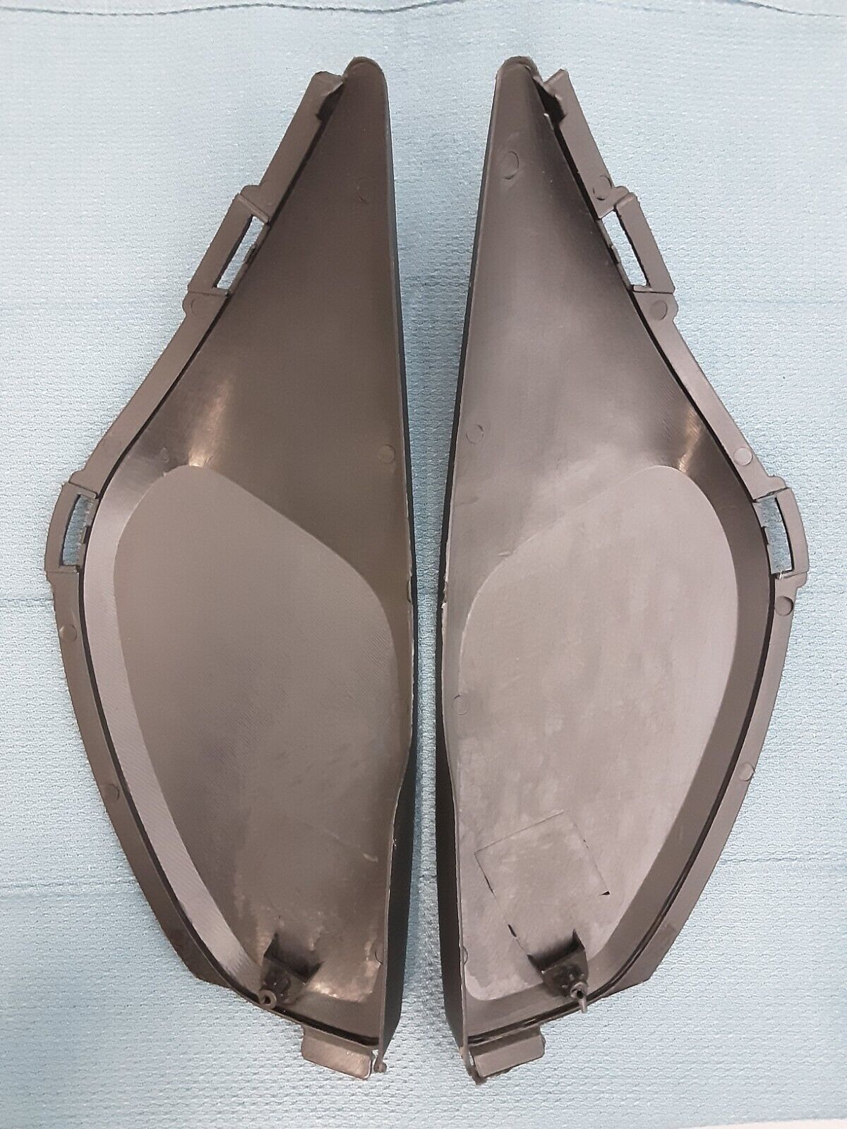 NEW HONDA 83165-MFL-000/83166-MFL-000 COVER, R.&L. HURRICANE CBR1000 2008-2011
