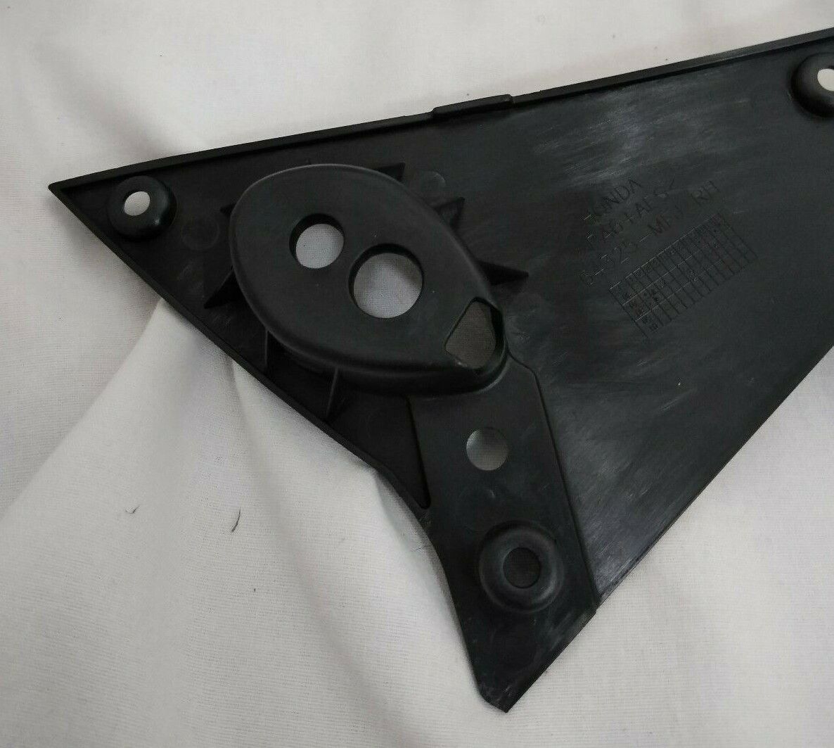 NEW HONDA CBR600 RR RIGHT INNER MIDDLE COWL FAIRING 64325-MFJ-D00