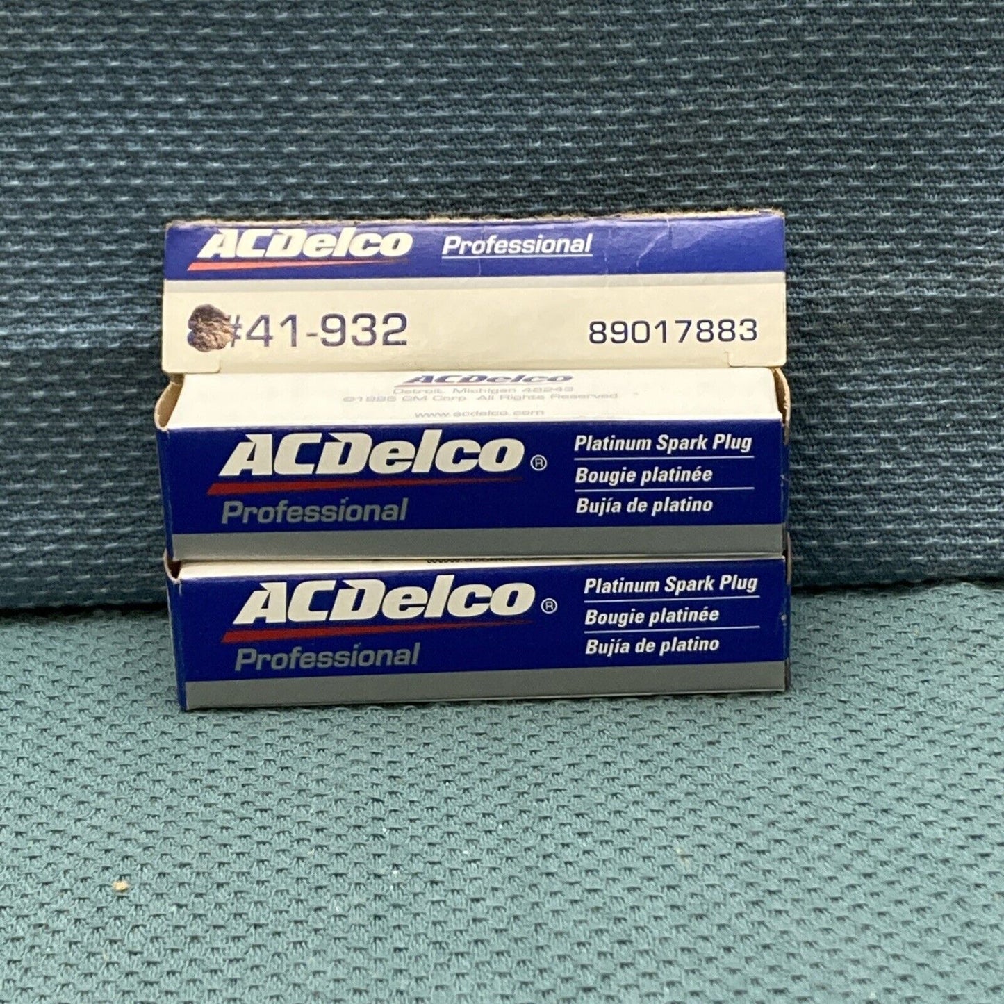 QTY 2 NEW ACDELCO 41-932 PROFESSIONAL SPARK PLUG GM 89017883