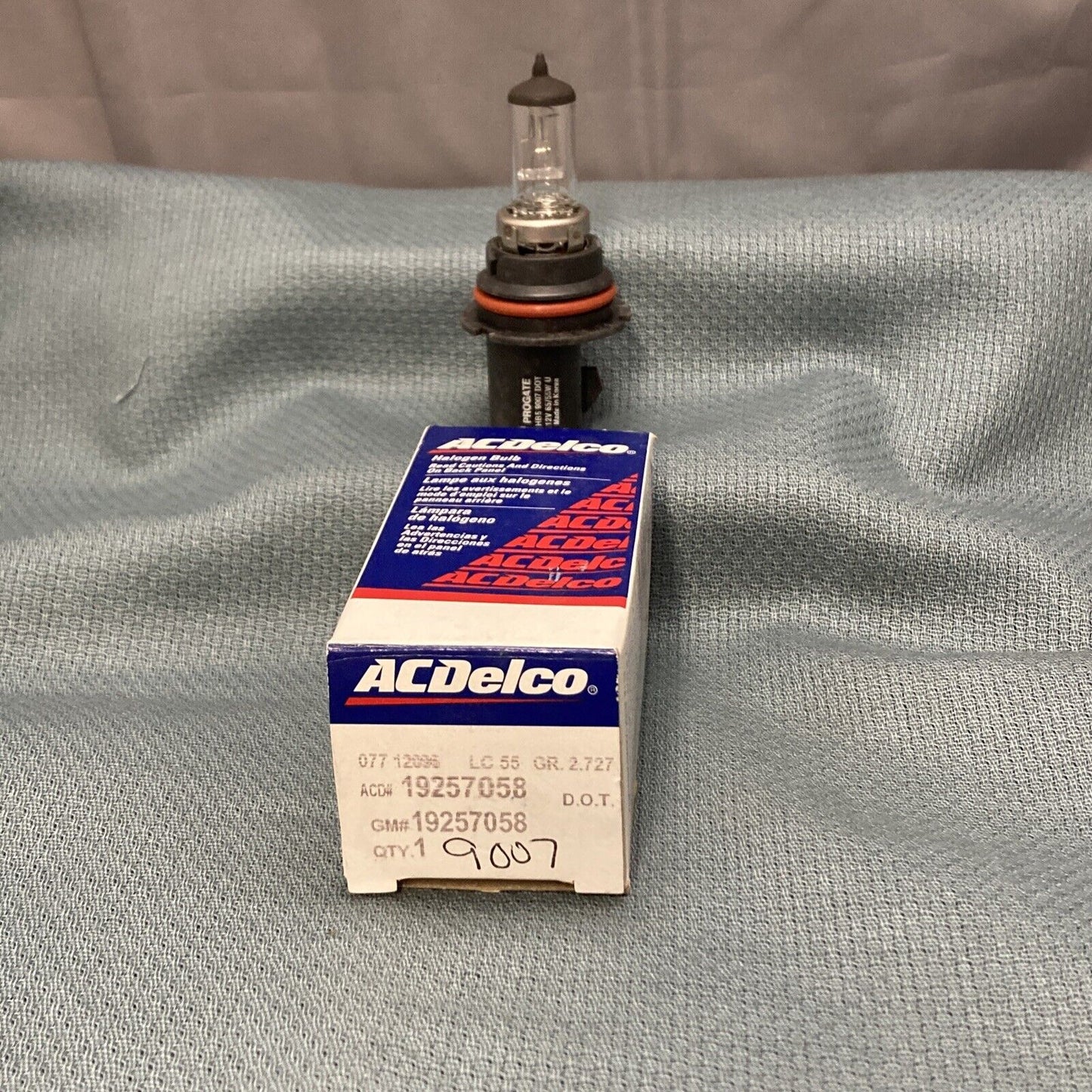 NEW ACDELCO 19257058 BULB, HEADLAMP 1995-2009 GM 19257058 GR 2.727
