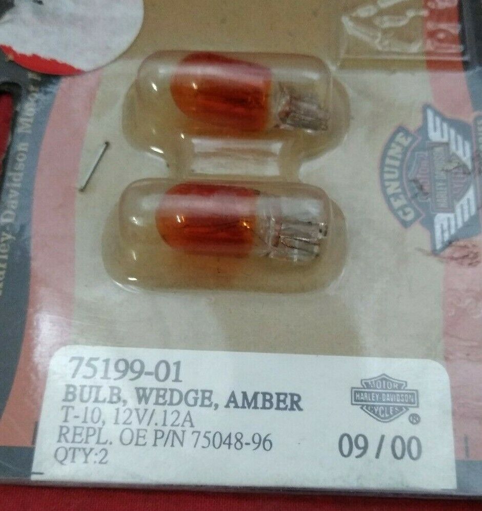 New Harley-Davidson Amber, Bayonet 12v/.20a / 75196-01 / 4 Packs (8 Bulbs)