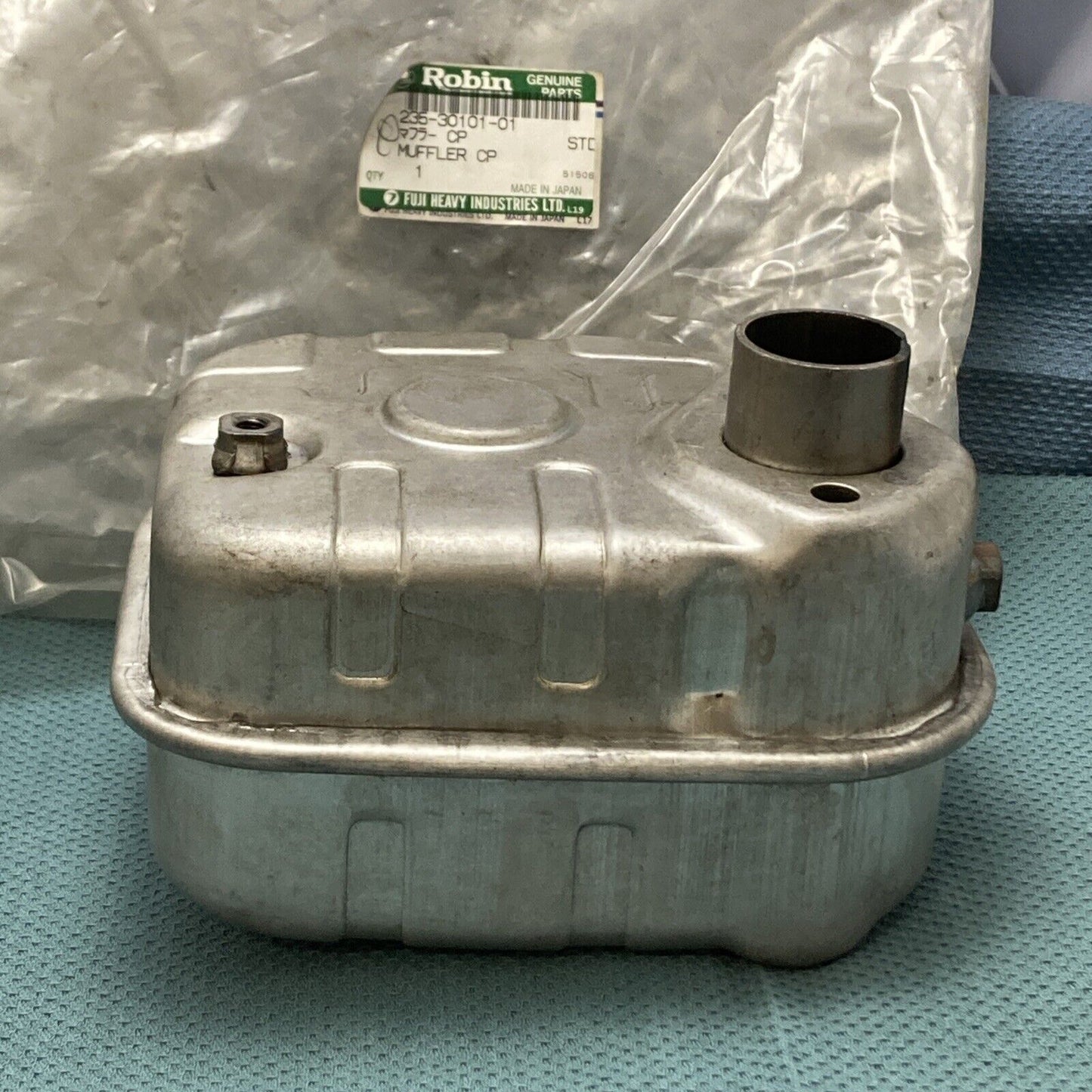 NEW GENUINE SUBARU ROBIN 235-30101-01 MUFFLER