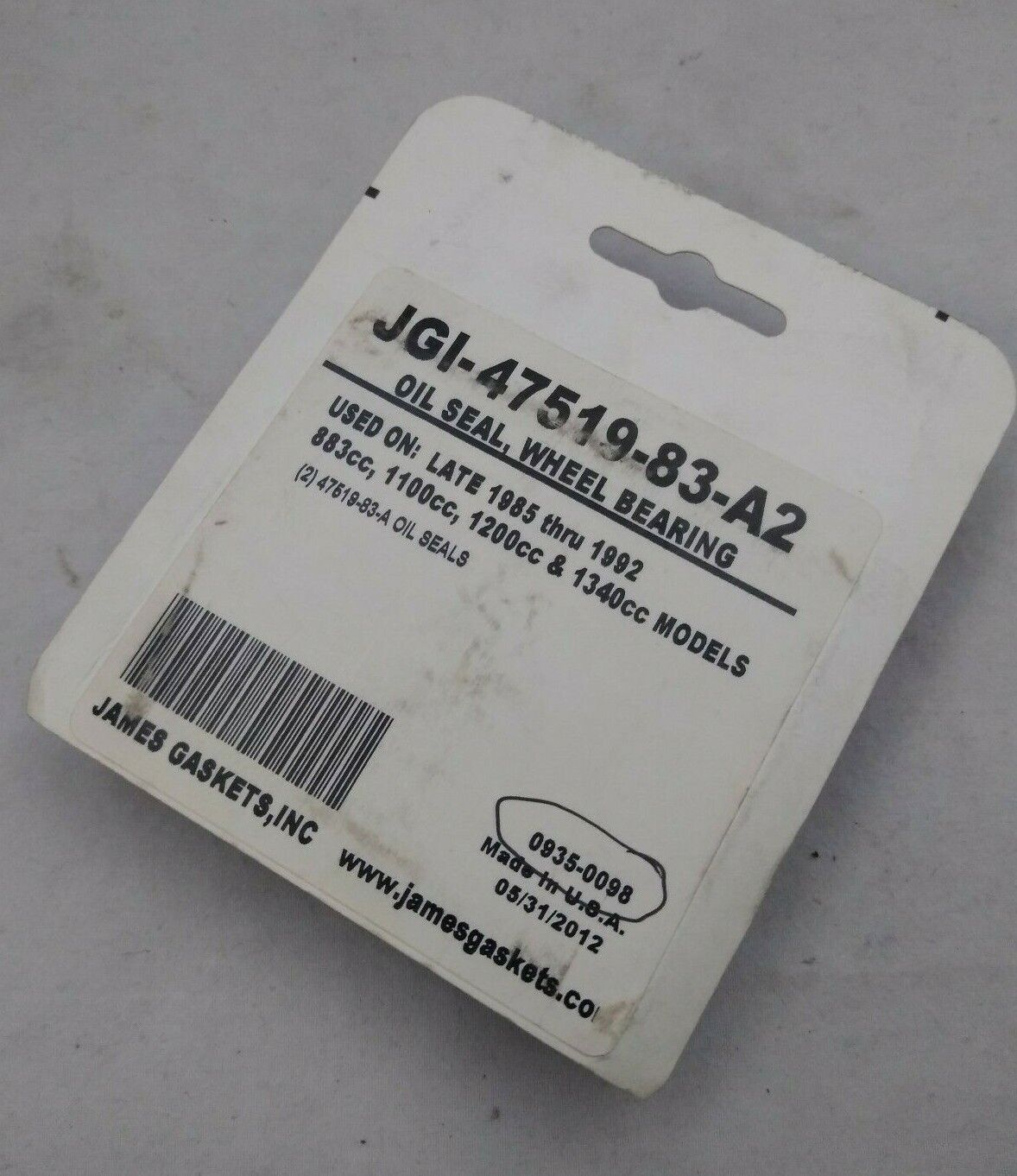 NEW Genuine Gasket Oil Seal Wheel Bearing Harley Davidson / JGI-47519-83-A2 QTY2