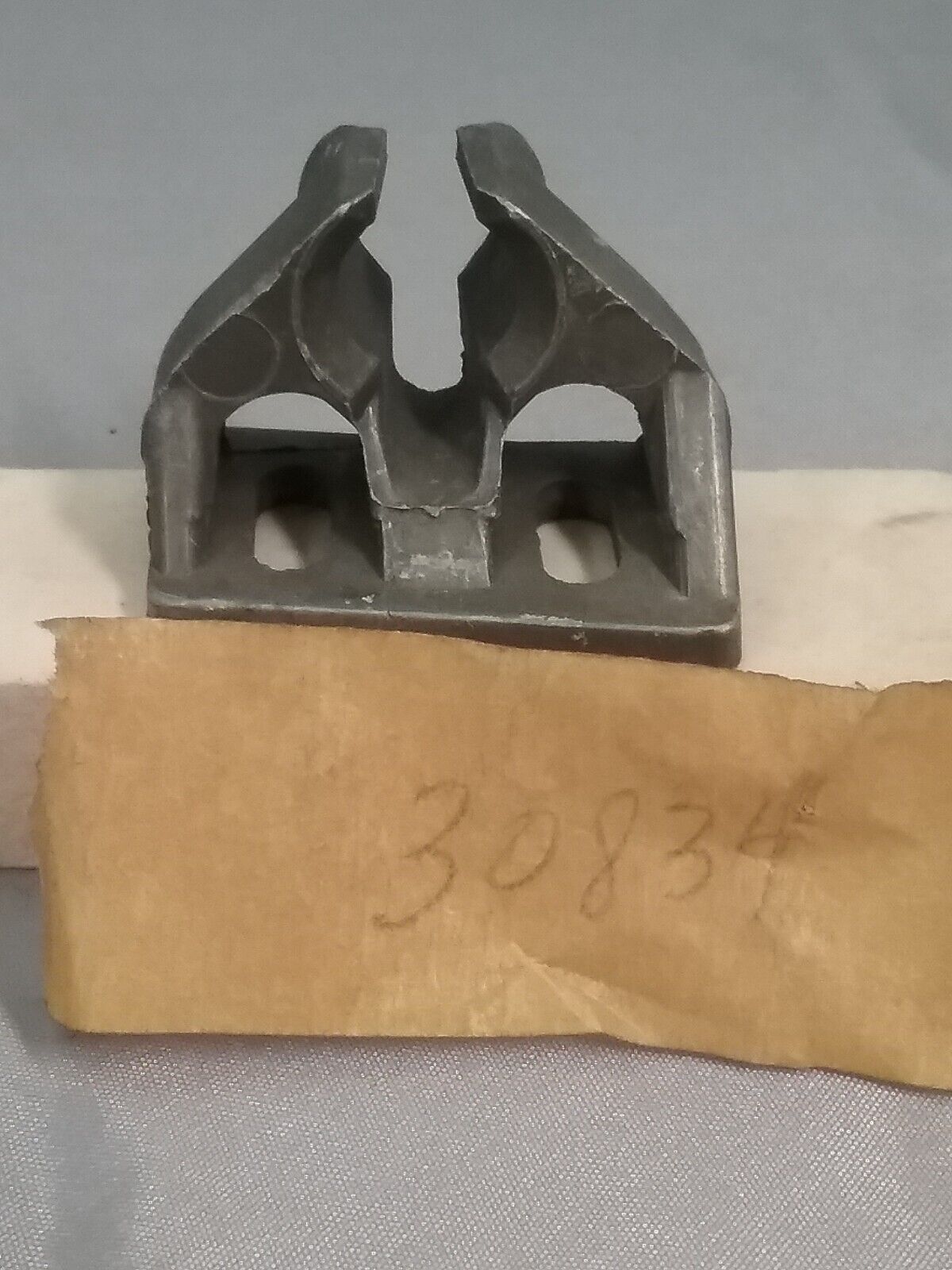 NEW QUICKSILVER 30834 BRACKET MERCURY OUTBOARD 4-40HP