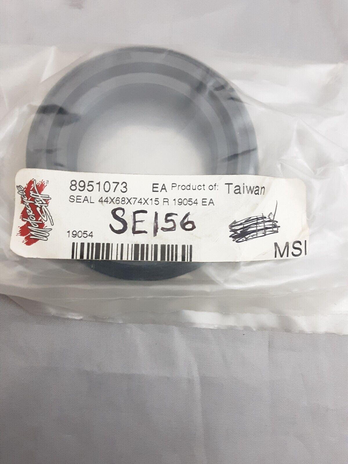 NEW GENUINE MOTOERCYCLE STUFF 8951073 SEAL 44X68X74XX15 (SE156)