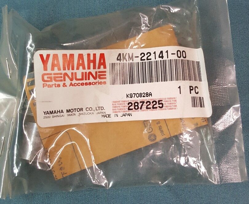 NEW GENUINE YAMAHA 4KM-22141-00/ 4H7-22141-00-00 SHAFT, PIVOT MAXIM XJ700 YFM350