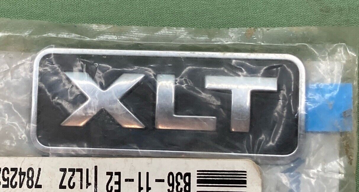 NEW GENUINE FORD 1L2Z-7842528-GA APPLIQUE "XLT" LIFTGATE BADGE '01-'06 EXPLORER