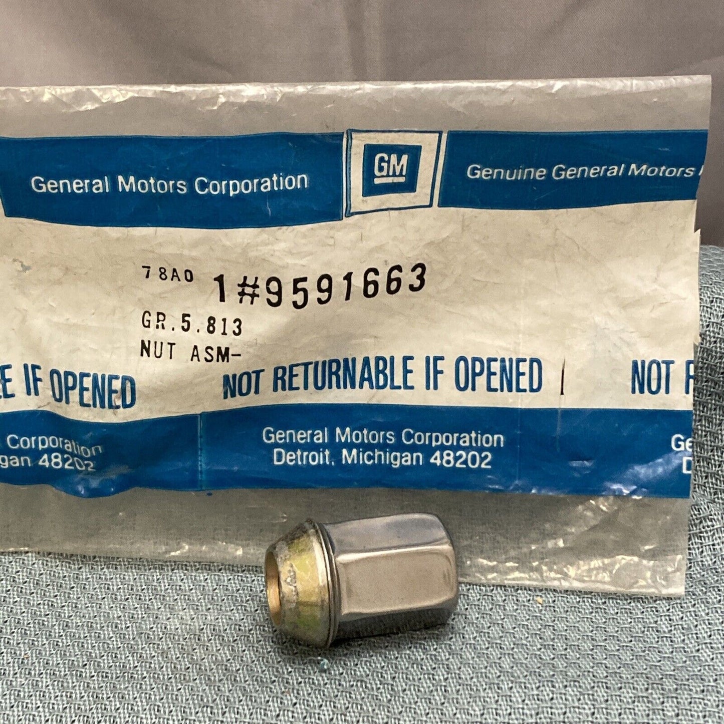 NEW GENUINE GM 9591663 WHEEL LUG NUT GR 5.813