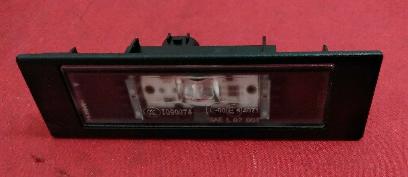 NEW BMW LED License Plate Light Assembly / 63267193294