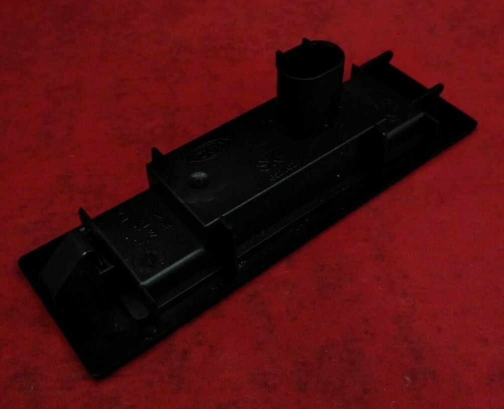 NEW BMW LED License Plate Light Assembly / 63267193294