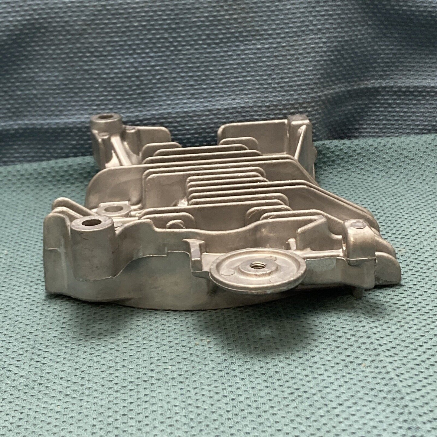 NEW GENUINE TELEDYNE TOTAL POWER 227-13001-13/EY2271330103 CYLINDER HEAD