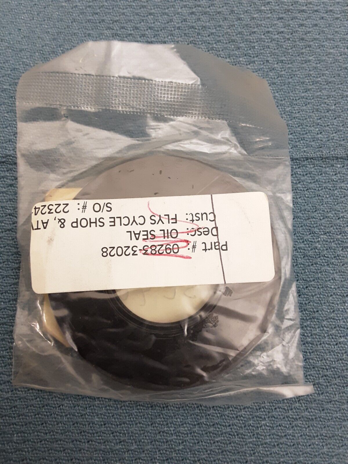 NEW GENUINE SUZUKI 09283-32028 OIL SEAL LT230 1985-1986
