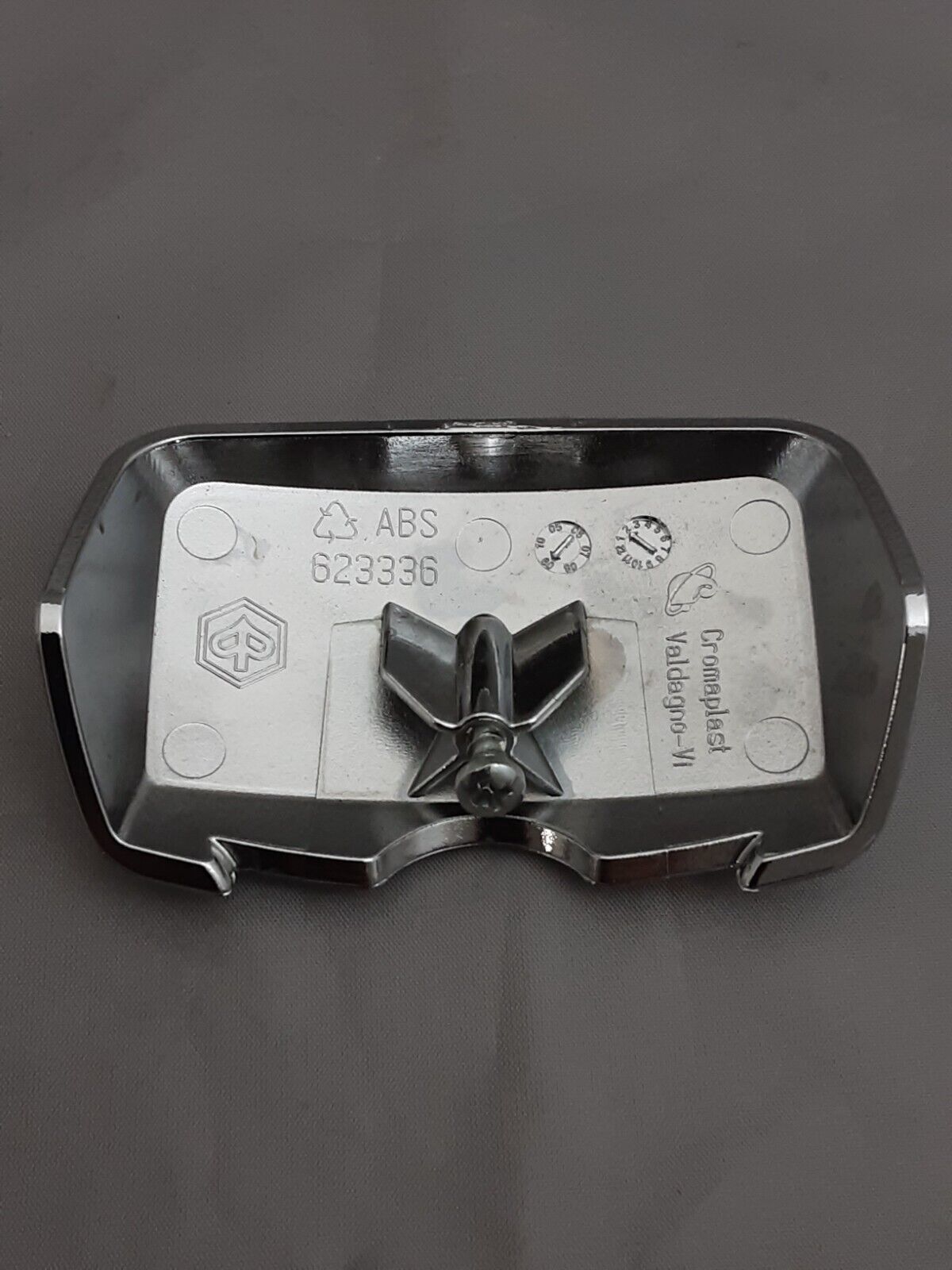 NEW GENUINE VESPA Handle Chrome Luggage Rack With Mount Cover GTS 50 125 250 300