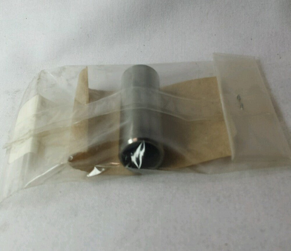 NEW GENUINE YAMAHA 5UN-11633-00 Piston Pin 2002-2004 YZ125PSK, YZ125, YZ85RSK