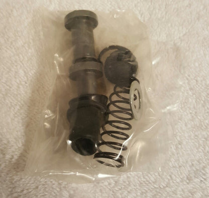 NEW GENUINE YAMAHA 1J3-W0021-20 Master Cylinder Kit TZ750D, XS750D, XS650H