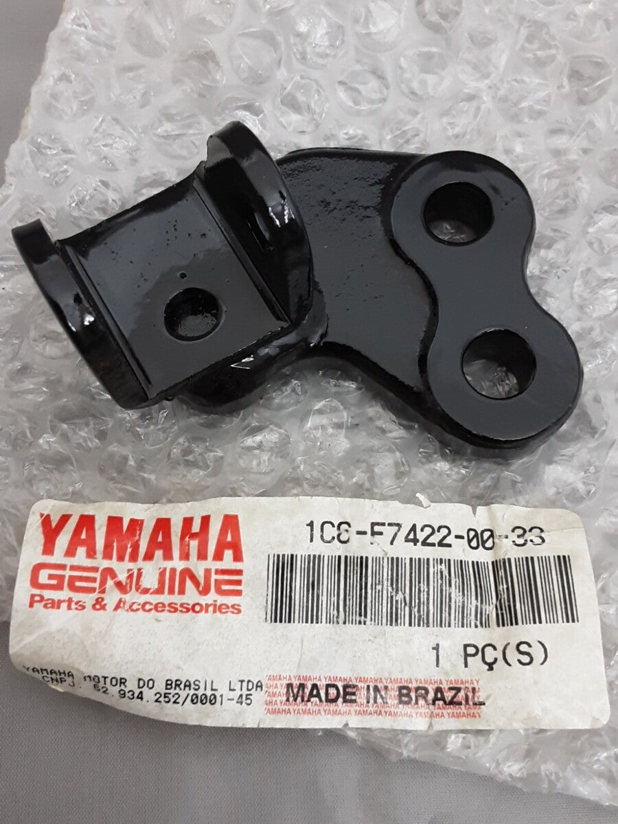 NEW GENUINE YAMAHA 1C6-F7422-00-33/ 1C6-F7422-00-00 BRACKET FOOTREST 2 TT-R230