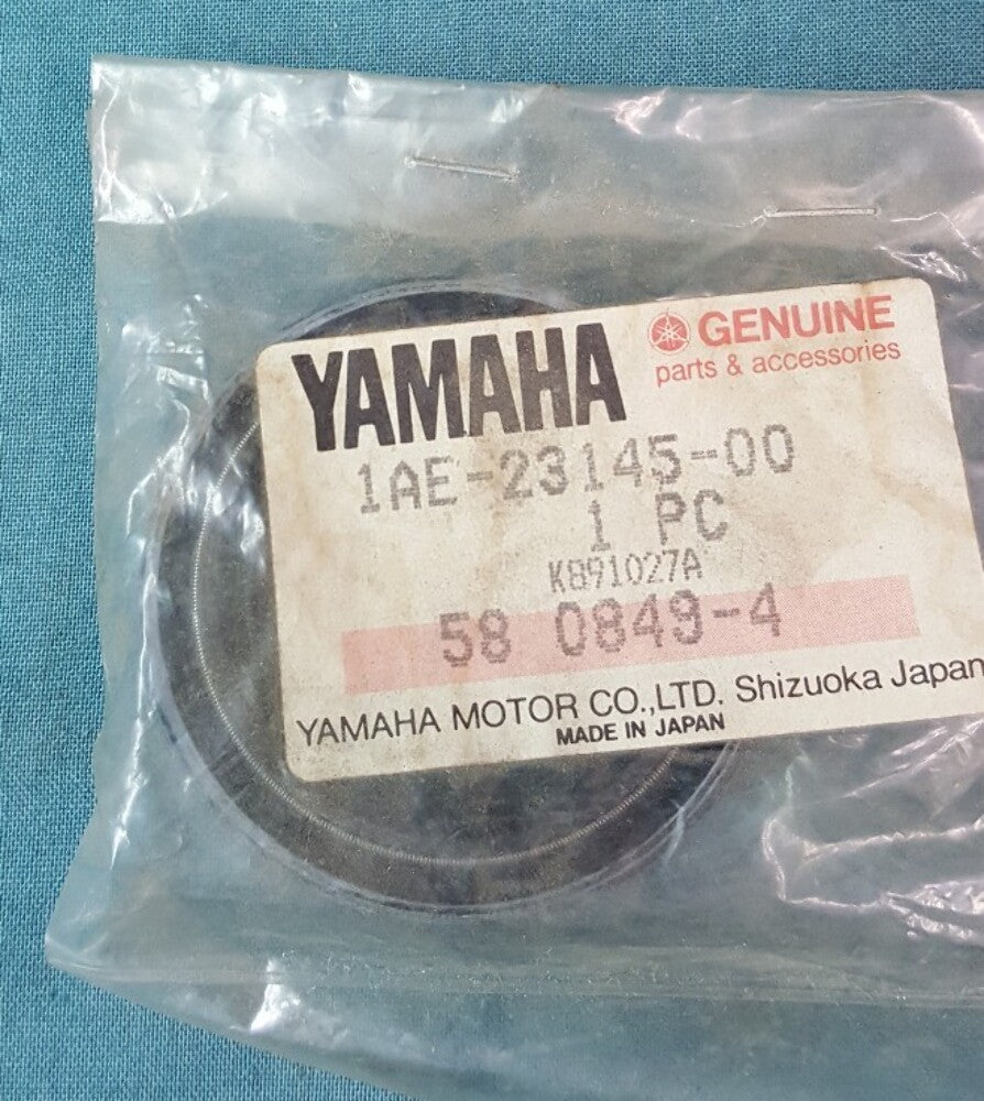 NEW GENUINE YAMAHA 1AE-23145-00 OIL SEAL FZ750 FZ700 1985-88