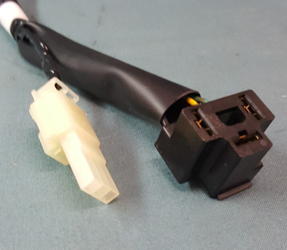 NEW GENUINE YAMAHA 90891-30095-00 MT09 HEADLIGHT SUB LEAD KIT