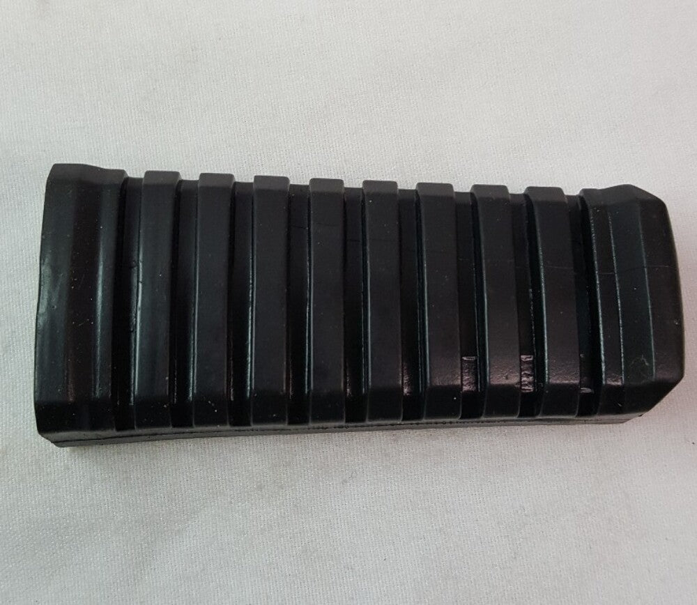 NEW GENUINE KAWASAKI 34028-1060 STEP, RR, RUBBER ZX1100 ZX550 ZX750 Ninja ZX900