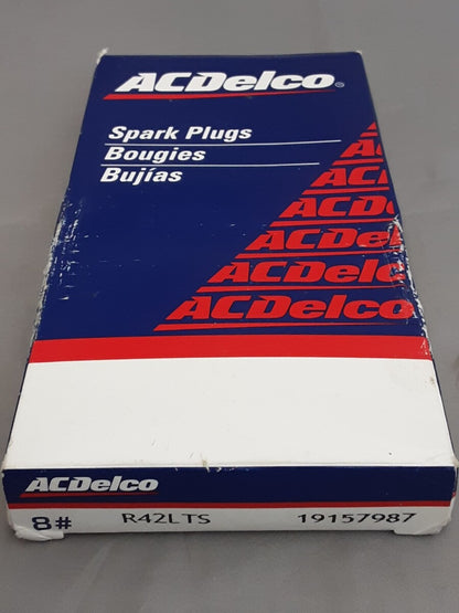 New ACDelco R42LTS GM 19157987 #8 spark plugs