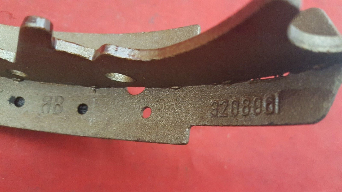 NOS Grizzly Royal 151 Relined Brake Shoes 3208961
