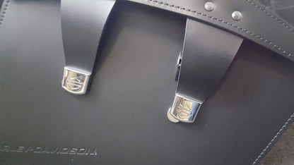 NEW Genuine Harley Davidson 90200767 Leather Saddle Bag RH Black Textured