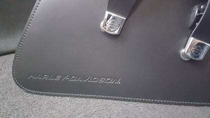 NEW Genuine Harley Davidson 90200767 Leather Saddle Bag RH Black Textured