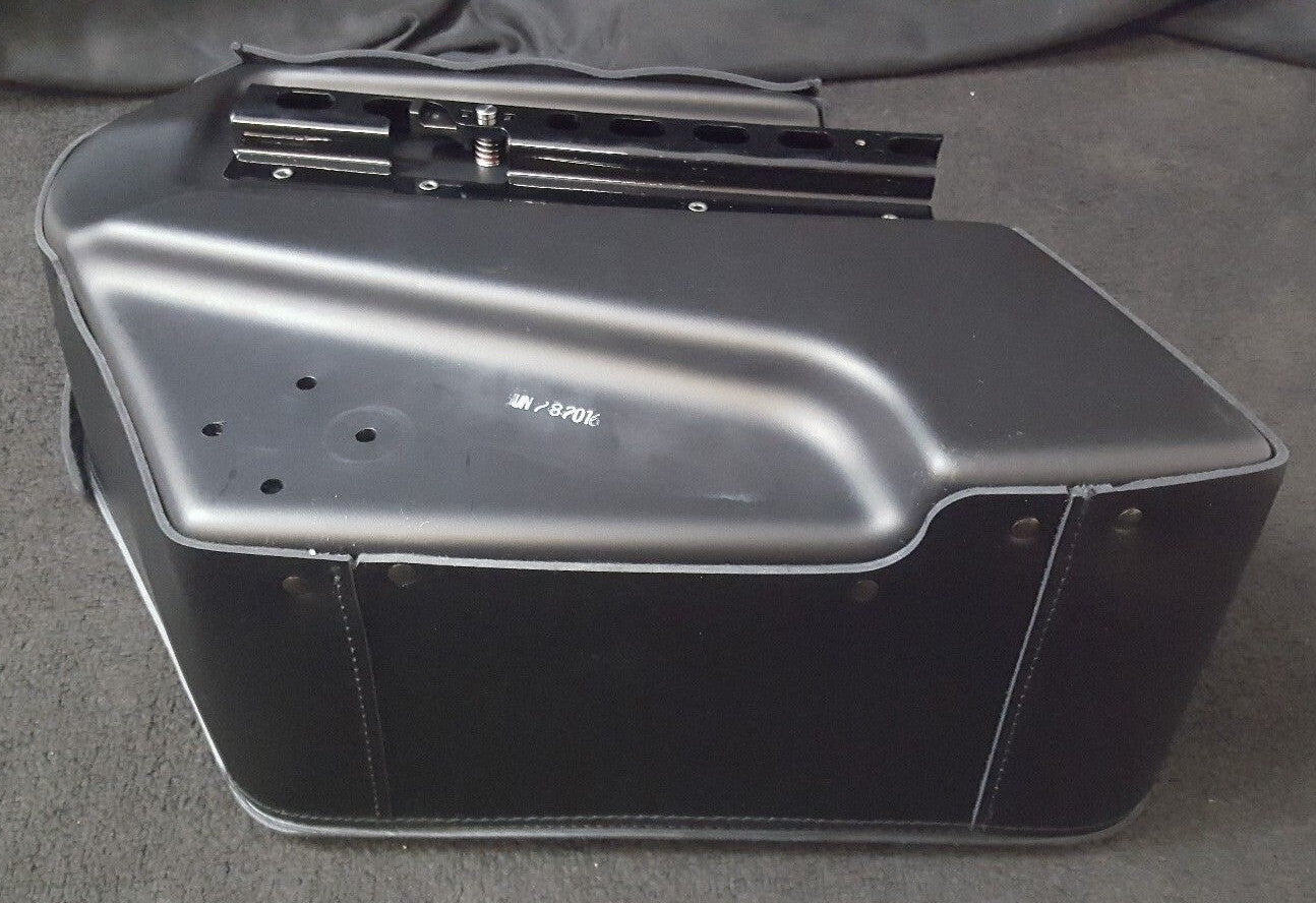 NEW Genuine Harley Davidson 90200767 Leather Saddle Bag RH Black Textured