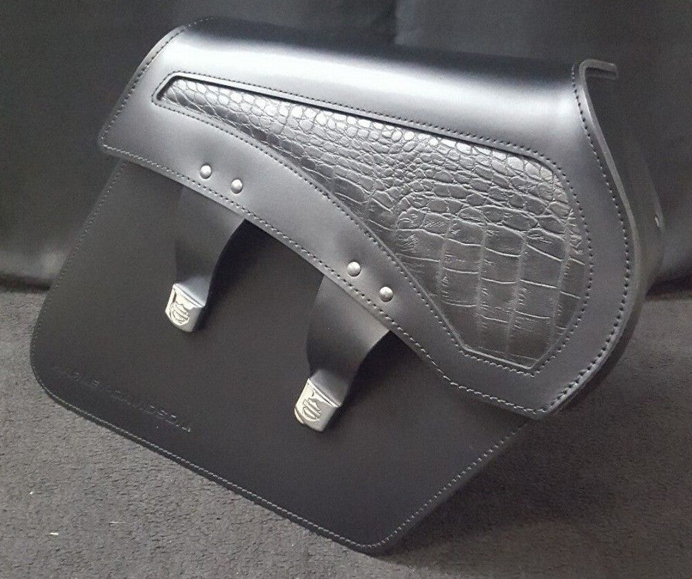 NEW Genuine Harley Davidson 90200767 Leather Saddle Bag RH Black Textured