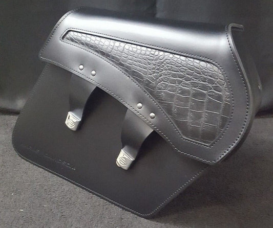NEW Genuine Harley Davidson 90200767 Leather Saddle Bag RH Black Textured