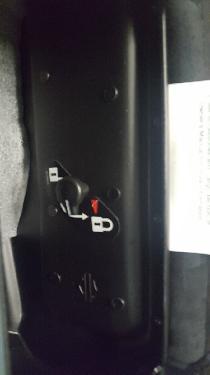 NEW Genuine Harley Davidson 90200767 Leather Saddle Bag RH Black Textured