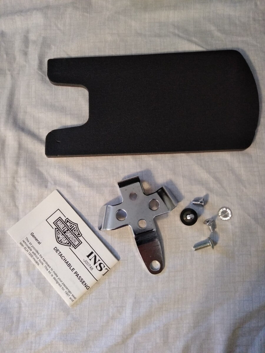 NEW Harley Davidson Sportster XL 883 Detachable Seat Passenger Pillion Kit 51660