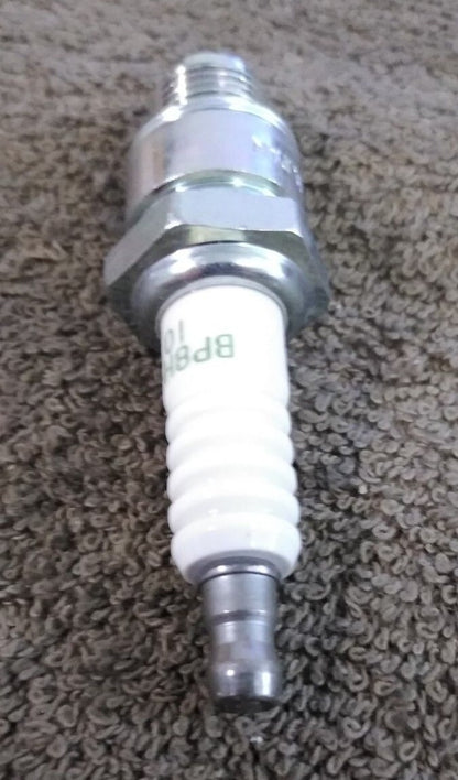 NEW NGK Spark Plug 4838 / BP8H-N-10